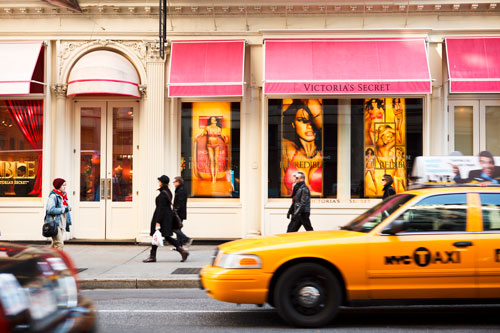 Victoria's Secret store entrance 